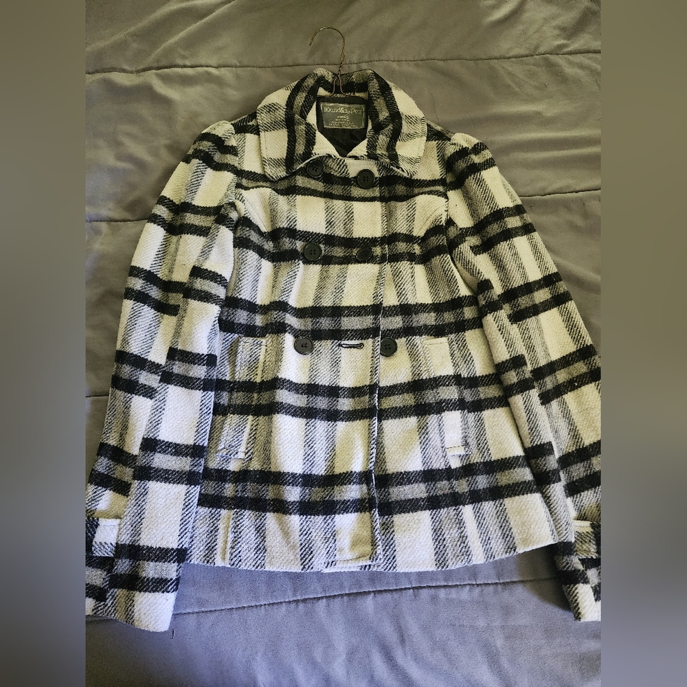 Sound and matter peacoat